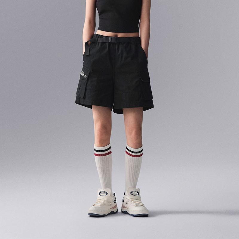 Li Ning CF Suo Однотонные эластичные тканые повседневные шорты средней посадки Женские шорты Черный AKSU714-3