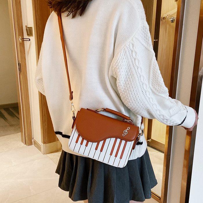 Women's Messenger Bag Piano Brown TRB 2364 One Size