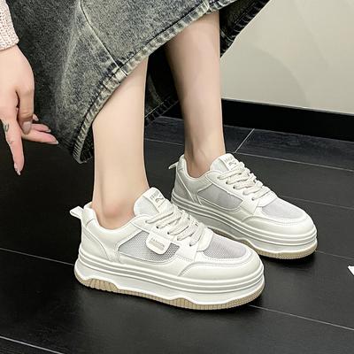Повседневные спортивные кроссовки Модная белая обувь Новая летняя корейская версия Сетчатые туфли на толстой подошве и платформе для женщин