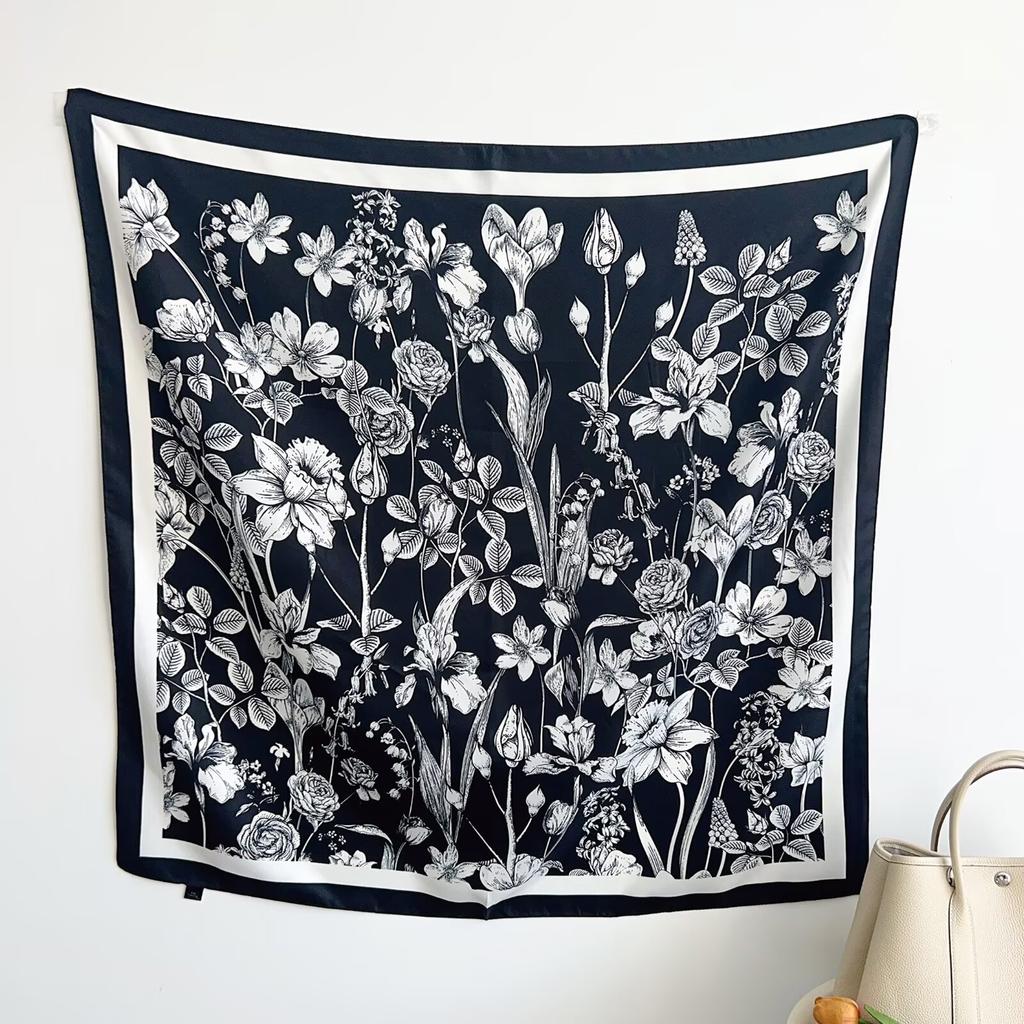 Spring And Summer Retro Printed 90 Twill Square Towel, Women'S Versatile Minimalist Flower Square Towel