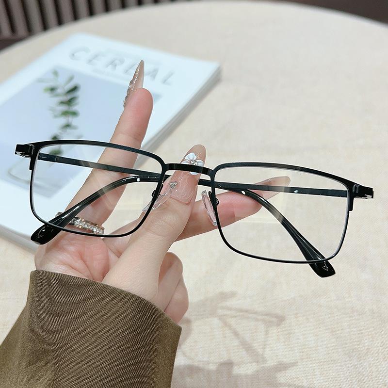 Retro Business Square Full Frame Photochromic Men'S Myopia Glasses Ultra Light Neutral High-Definition Anti Blue Light Glasses
