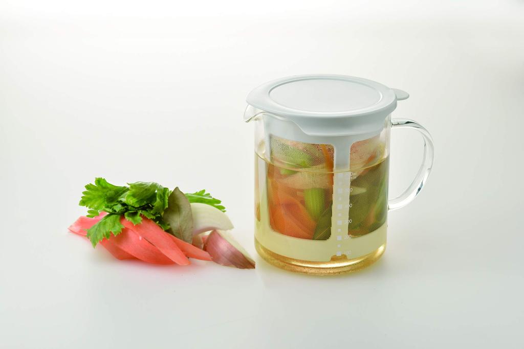 HARIO Dashi Stock Pot, 600ml Capacity, White, Made In Japan, Perfect Gift, DP-600-W