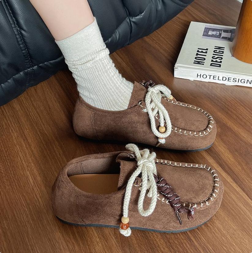 Мода 2025 Обувь ниндзя таби Одинарная Женская Ретро Замшевые Балетки Раздвоенный Носок Копыто Лодочки Лолита Обувь Женская Мэри Джейн Мокасины Балетки