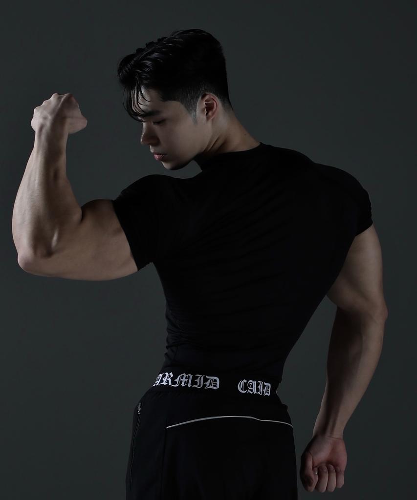 Camid Компрессионная функциональная футболка с коротким рукавом Techfit [Черный]