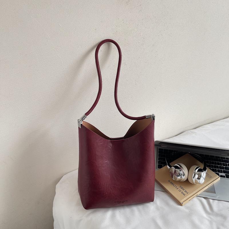 Underarm bag women's 2025 new trendy fashion high sense retro versatile shoulder bag commuter messenger bucket bag