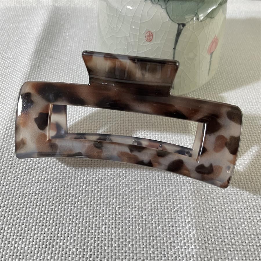 Vintage Leopard Print Hair Claw Clip Large Rectangular Secure Hold Hair Clip for Updos Elegant Hair Accessories Women Headwear