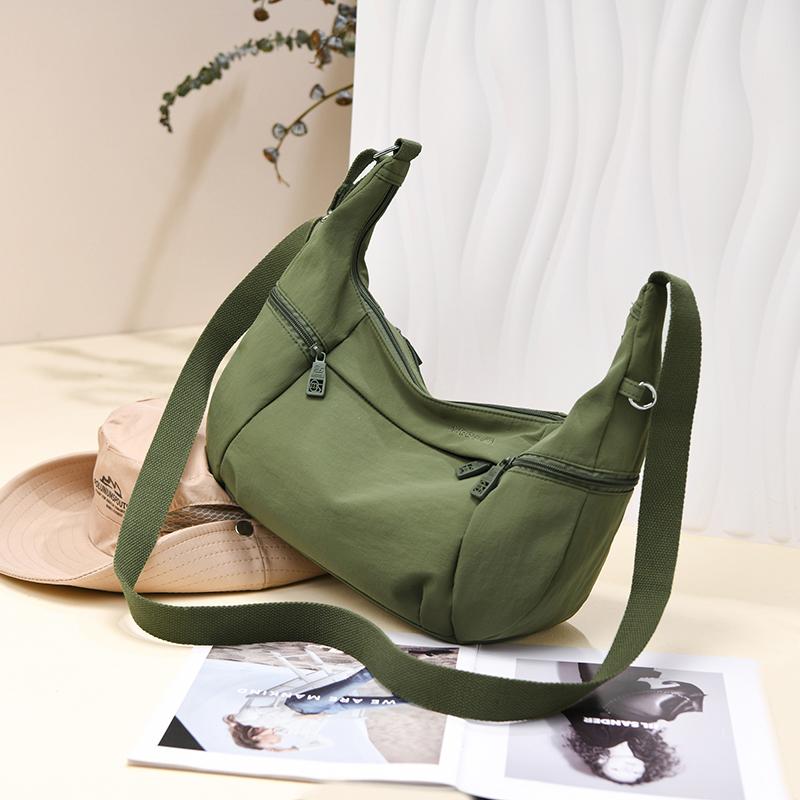 Trendy Large Capacity Dumpling Shaped Shoulder Bag for Women Commuter Casual Versatile Crossbody Bag Lightweight Sports Bag