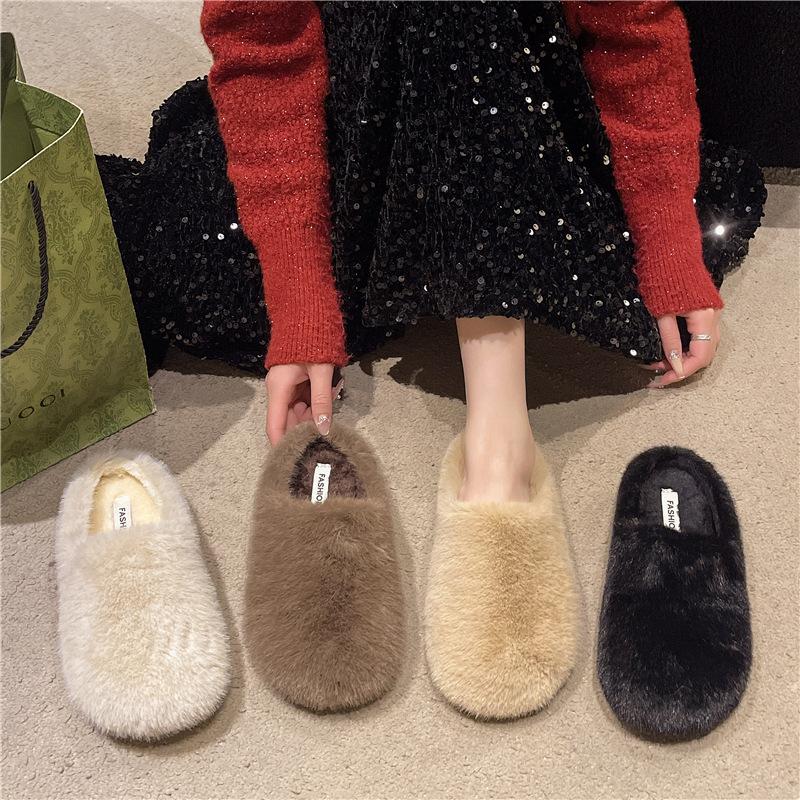 Баотоу носит педаль снаружи, тапочки из ленивого хлопка на плоской подошве, женские 2025 осень новые повседневные и удобные пушистые полутапочки