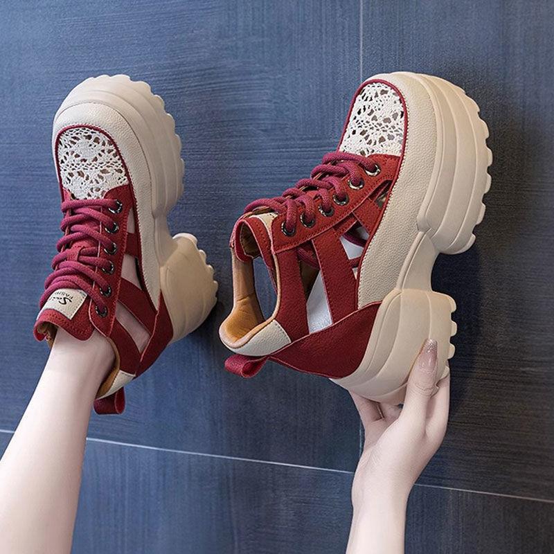 Внутренняя высота каблука-мешка сандалии женские летние 2025 года новые толстые подошвы кексы римские модные спортивные танкетка каблук полый