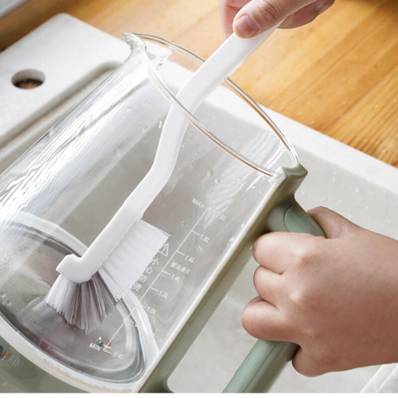 Curved tumbler bottle cleaning brush