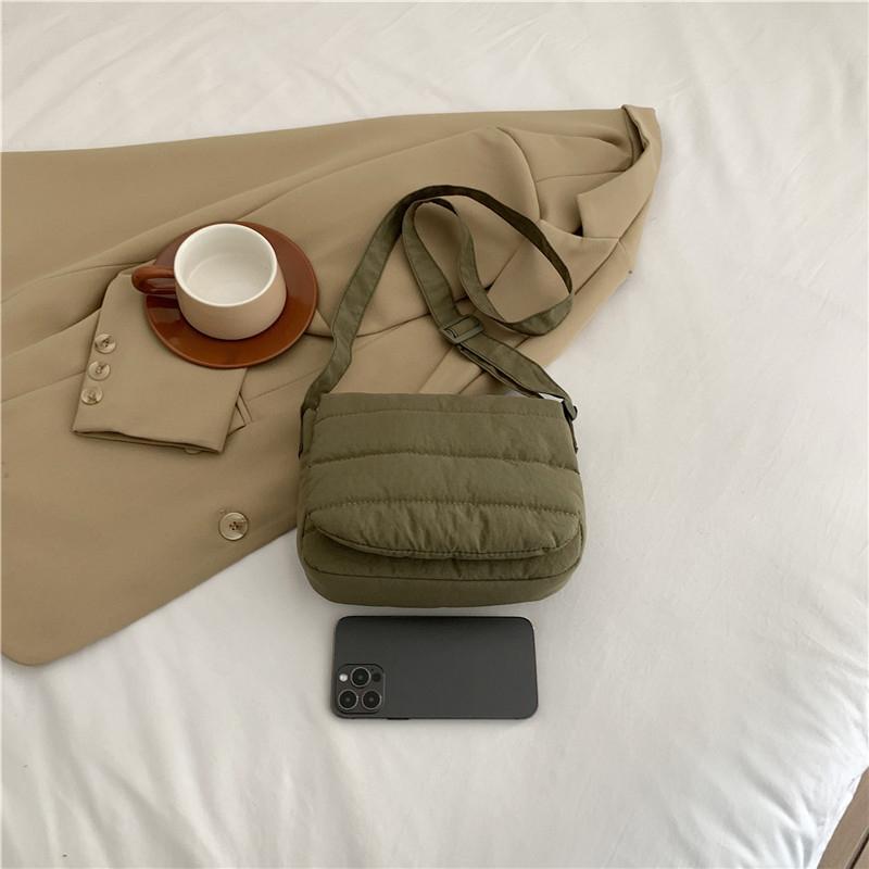 Женская модная маленькая наплечная сумка из нейлона и космического хлопка с вышивкой нитью, повседневная однотонная, универсальная, с клапаном, квадратная сумка-кроссбоди KTY