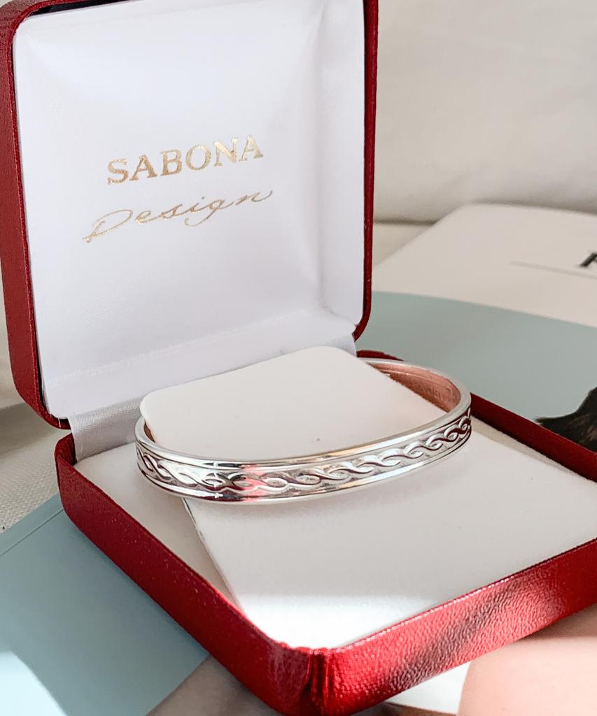 Серебряный браслет-манжета Sabona London S5 из меди с покрытием Tudor