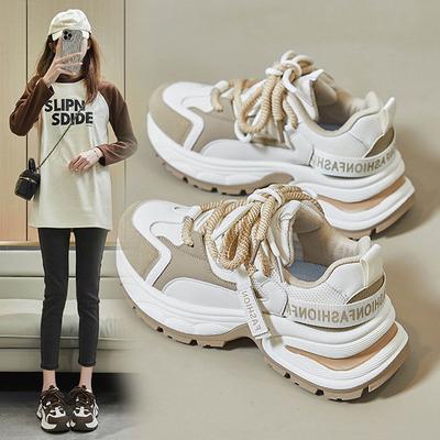 Показываю ноги, маленькие жареные уличные туфли на платформе, женские весенние и осенние европейские туфли 2025 года, новые увеличивающие рост универсальные повседневные туфли