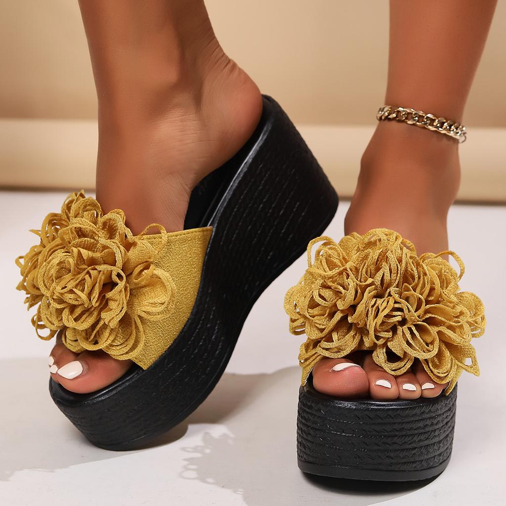Женские тапочки на танкетке, летние пляжные босоножки на платформе, модные цветочные тапочки, женские шлепанцы на высоком каблуке для женщин