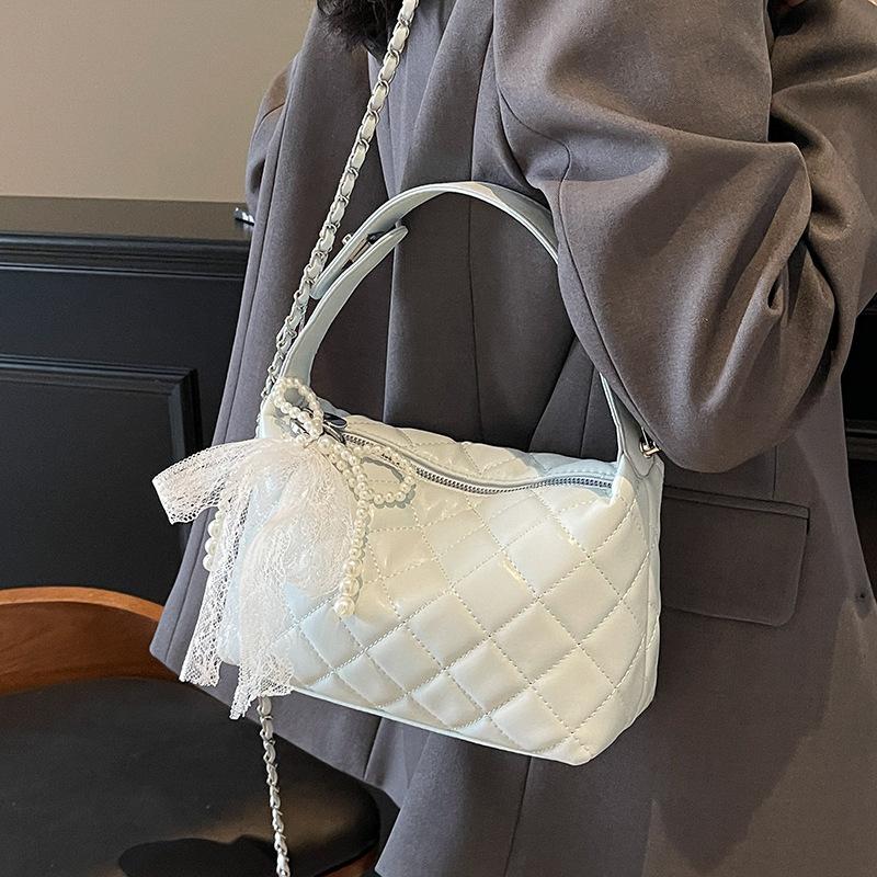 Популярная оптовая высококачественная темпераментная портативная сумка-подушка с легким ароматом, женская универсальная сумка-мессенджер с бриллиантовой цепочкой класса люкс