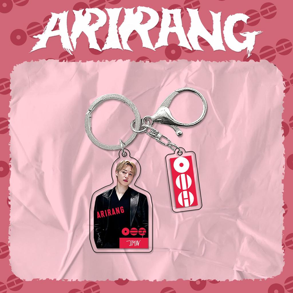 BTS Акриловый брелок Arirang World Tour, Шарм с изображением участника Bangtan Boys в костюме и группы с биркой-логотипом, Аксессуар для сумки фаната Kpop ARMY