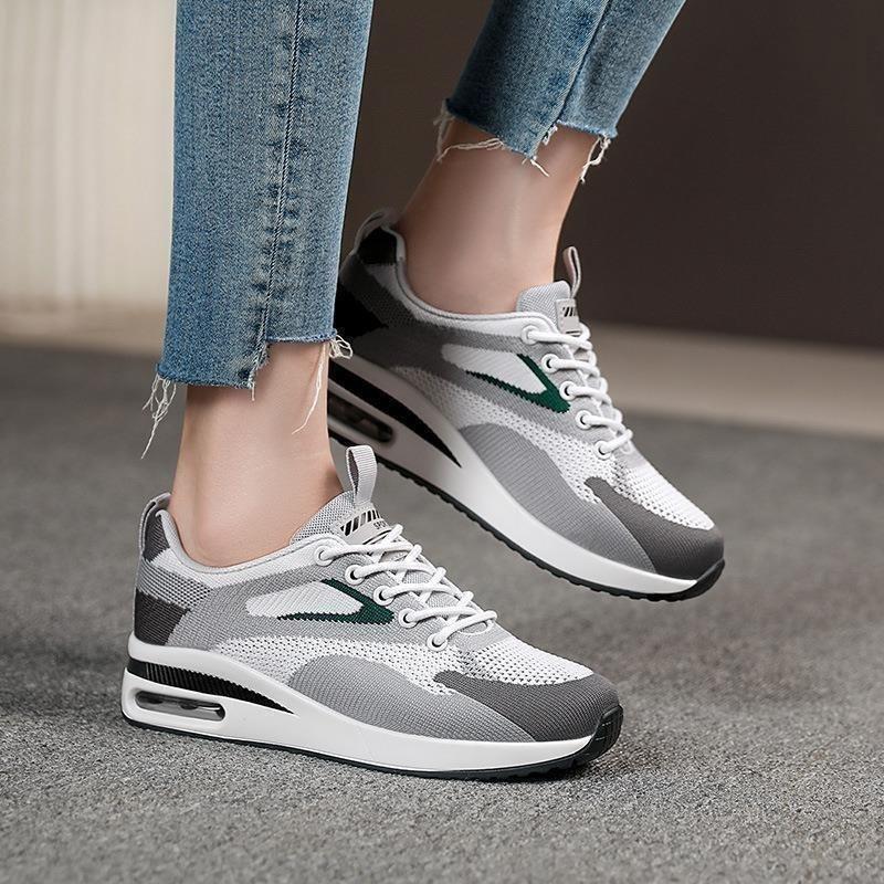 Новые женские дышащие кроссовки из сетки на толстой подошве для повседневной носки, спортивная обувь с воздушной амортизацией, женская студенческая обувь для путешествий