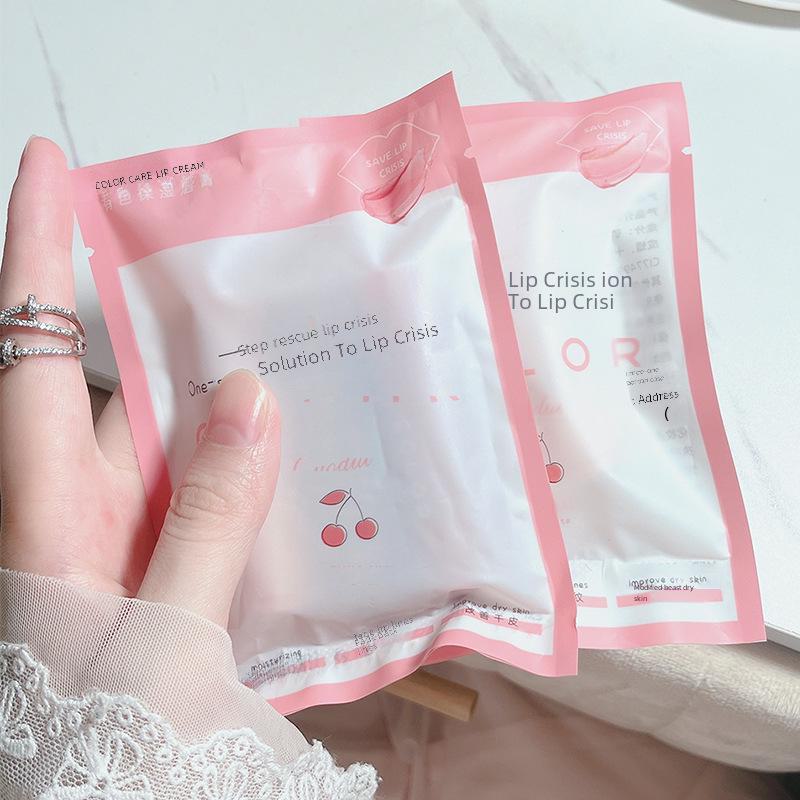 Оттеночный бальзам для губ CUODUI: Увлажняет, усиливает цвет и уменьшает морщины вокруг губ в трех оттенках.