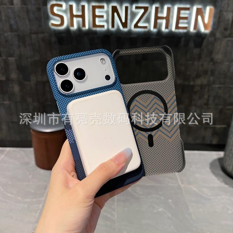 Применимо к чехлу для мобильного телефона iPhone17Pro, полупакет, углеродное волокно, магнитная застежка, Apple 16Pro, рисунок из кевлара, ПК, чехол с водной наклейкой