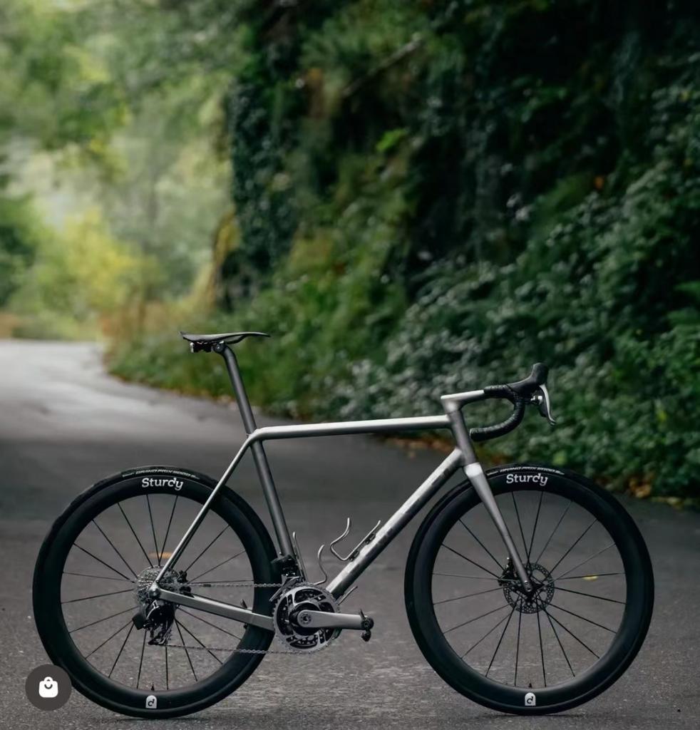 Вакуумное покрытие Черный Синий Золотой Титан Сверхлегкий Держатель для бутылки с водой с бесплатными титановыми болтами M5 для велосипедной езды