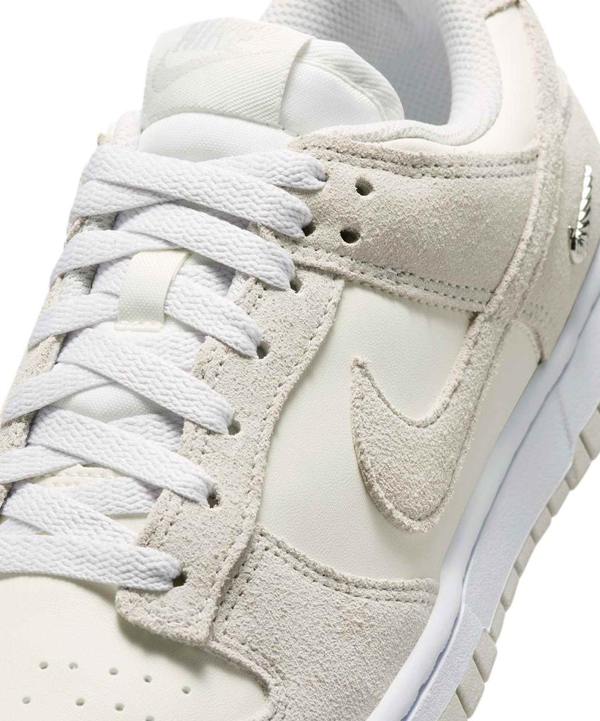 Nike Dunk Low Suede W - Sail:White:Metallic Silver:Best Grey / Io4244-105