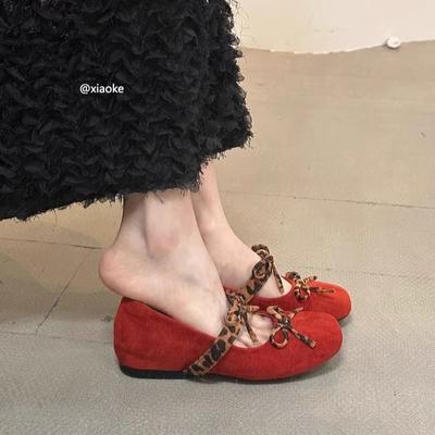 Внутреннее увеличение высоты Французский ретро леопардовый принт бант одинарная обувь женская 2025 весна новая замшевая фея ветер бабушка женская обувь