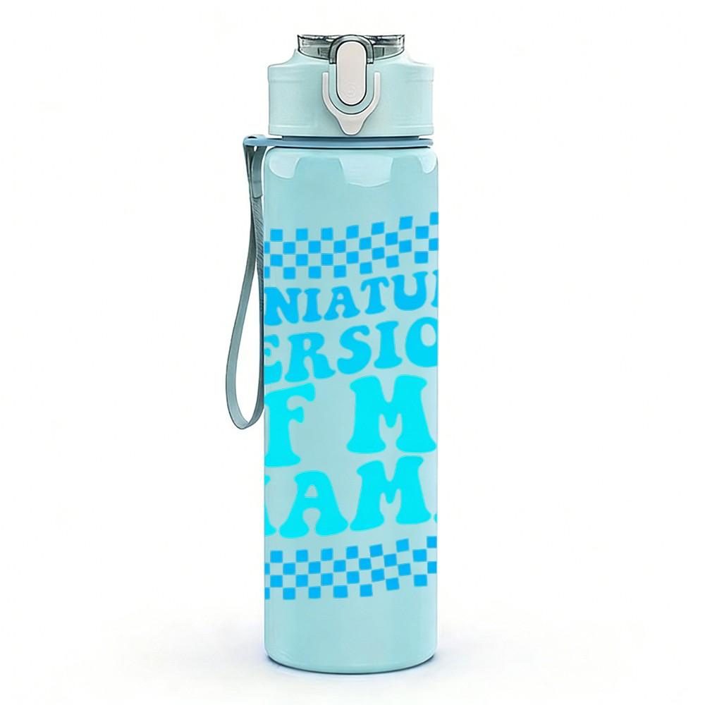 1PC Miniature Version Of My Mama Print 750ml Color Plastic Sports Water Bottle Leakproof Flip Straw Lid Suitable for Sports Office Home Use