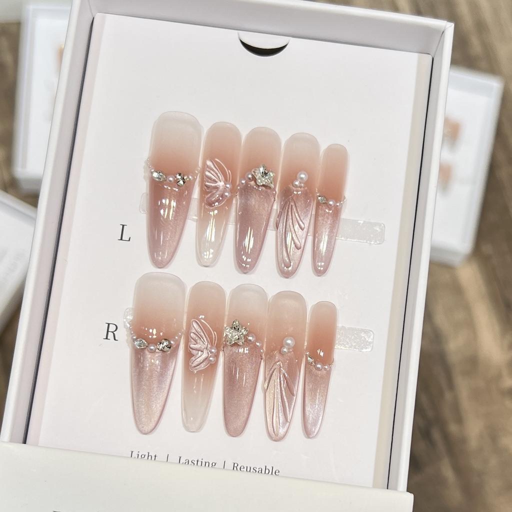 Hand-woven Armor-nude Crystal Stone Cat Eye French Blush Flashing Diamond Butterfly Manicure