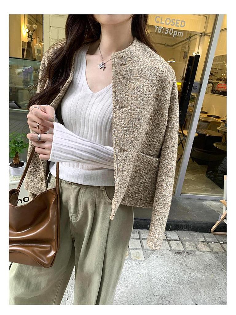 Korean Chic White V-Neck Slim Knit Long-Sleeve Top for Women - Autumn/Winter