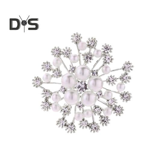 Women Brooch Snowflake Shape Rhinestone Faux Pearl Decor Anti-slip Wear-resistant Suit Coat Collar Hat Scarf Decoration Clothes Pin Prom Party