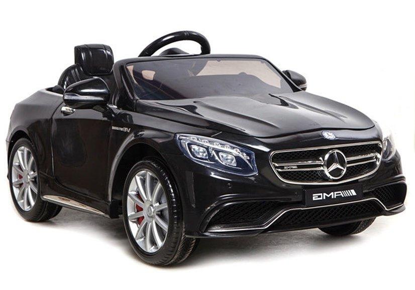 Электрический автомобиль Mercedes S63 AMG, окрашенный в черный цвет