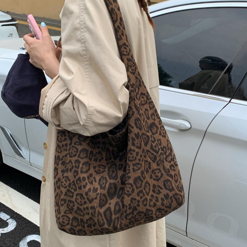 Autumn and Winter Suede Leopard Print Bag Women's 2025 New Trendy Fashion Versatile Retro Casual Commuter Shoulder Tote Bag