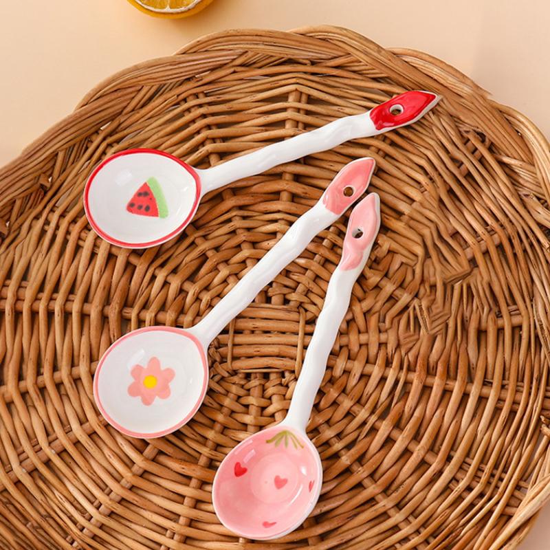 Кавайный Фруктовый Клубничный Керамическая Суповая Ложка Милая Ложка для Мороженого Ручной Росписи для Кофе Десерта с Длинной Ручкой Кухонные Аксессуары