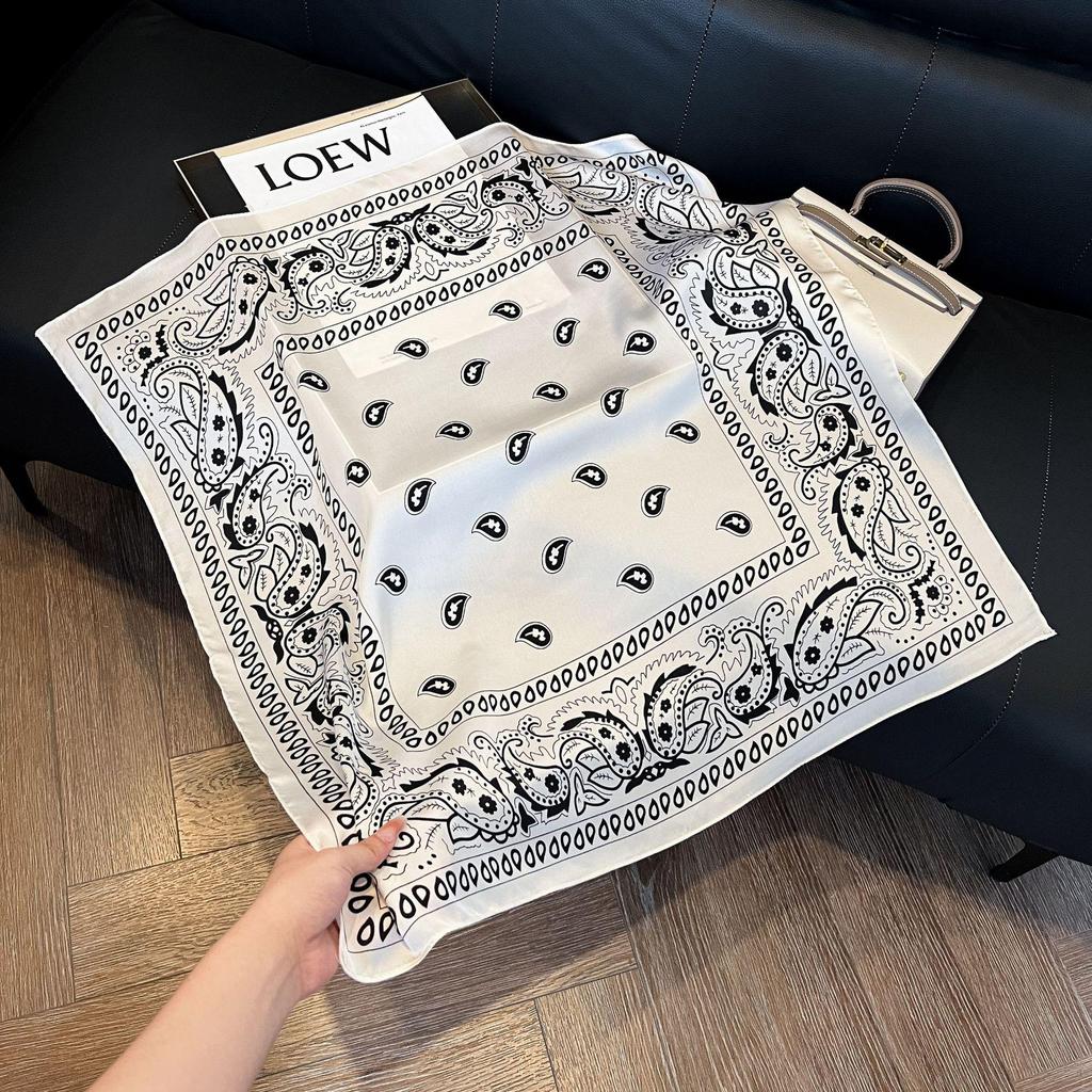 Men's Silk Neck Warmer: Professional British Style 70x70 Scarf