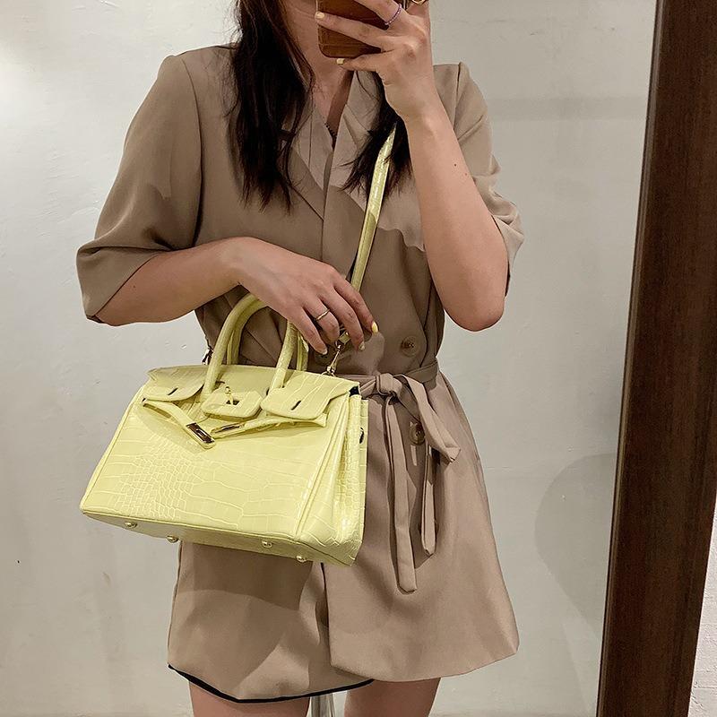 European and American fashion women's bags, crocodile pattern light luxury Kelly bags, new bags, niche texture messenger bags