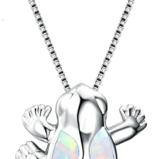 Женское ожерелье из лягушки, ювелирные изделия из искусственного камня, универсальное долговечное ожерелье с подвеской