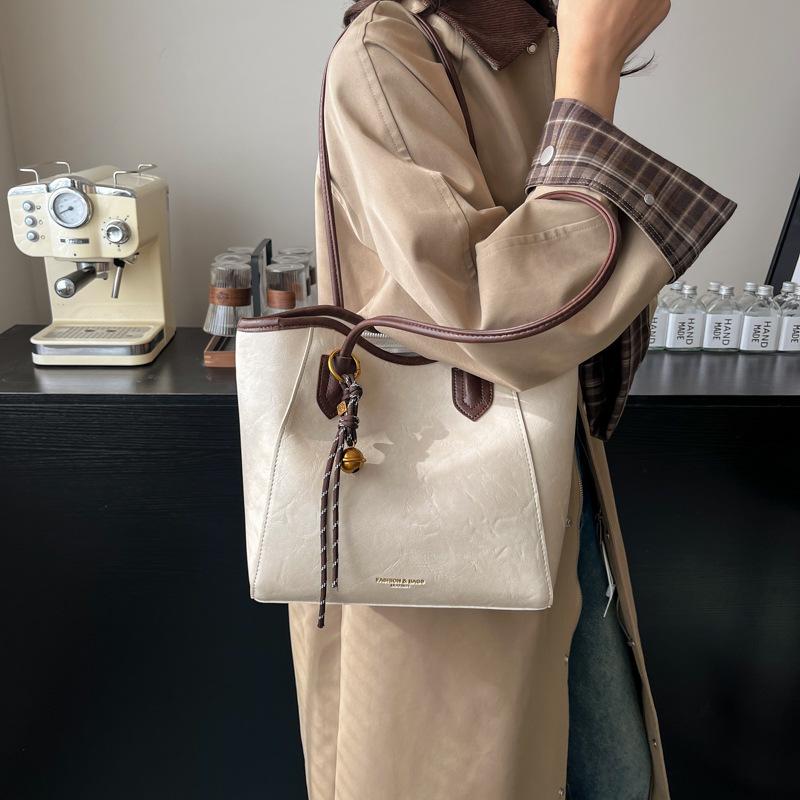 Korean Version Handbag Women's 2025 New Fashion Versatile High-end Tote Bag Light Casual Simple Shoulder Bag