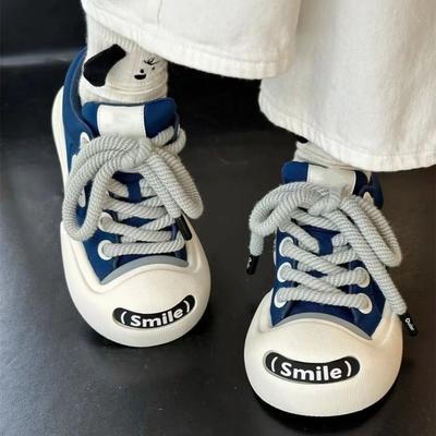 2025 новая весенне-летняя мода открытая улыбка базовая пластина уродливые милые туфли с большой головой спортивная износостойкая черно-белая синяя опциональная обувь женская