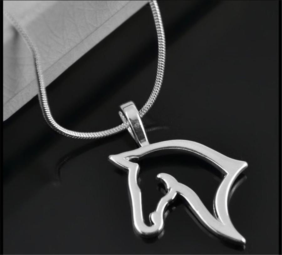 Fashion Cute Animal Horse Pendant Necklace For Women Dainty Silver Color Chain Clothing Costume Jewelry Accessories Wholesale