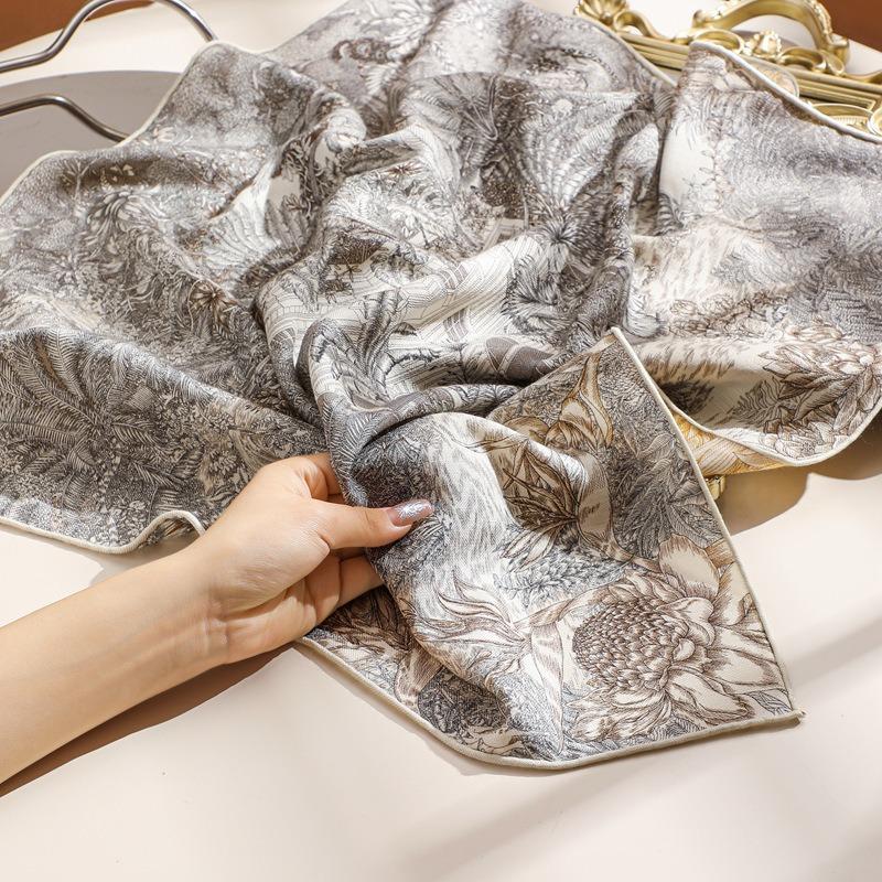 Spring and Autumn New Floral Jungle Double-sided Printed Silk Scarf Women's Fashion High-end Herringbone Silk Wool Scarf