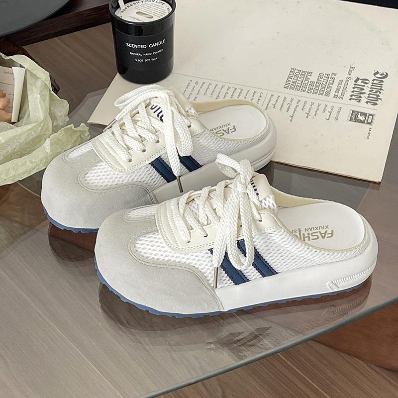 Летние сетчатые дышащие немецкие тренировочные туфли женские 2025 новые на толстой подошве ретро баотоу полушлепанцы ленивые повседневные спортивные туфли