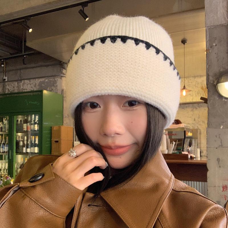 Knitted hat women's simple and versatile contrasting wool hat women's autumn and winter face small hat winter warm bag head cold hat