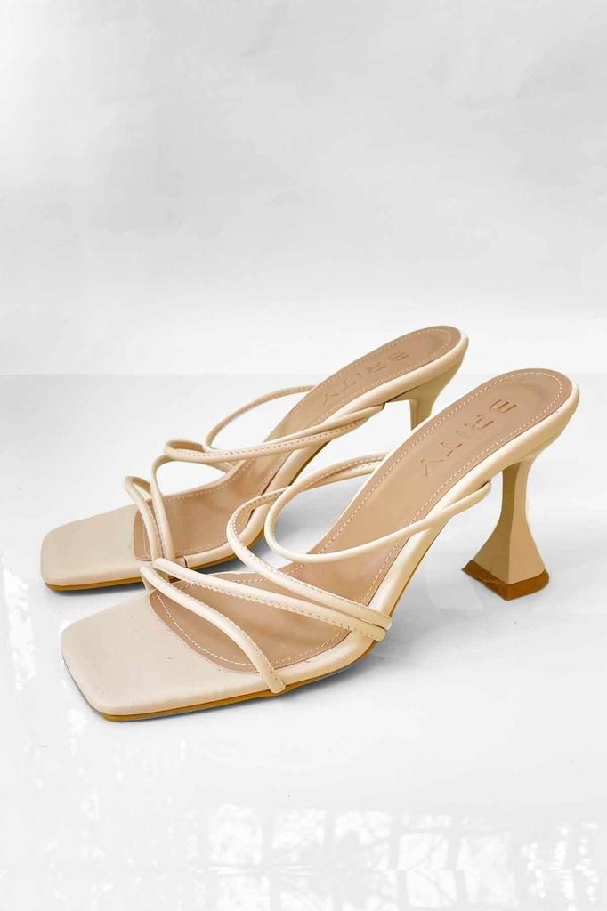 Женские повседневные босоножки Сандалии на каблуке с ремешком