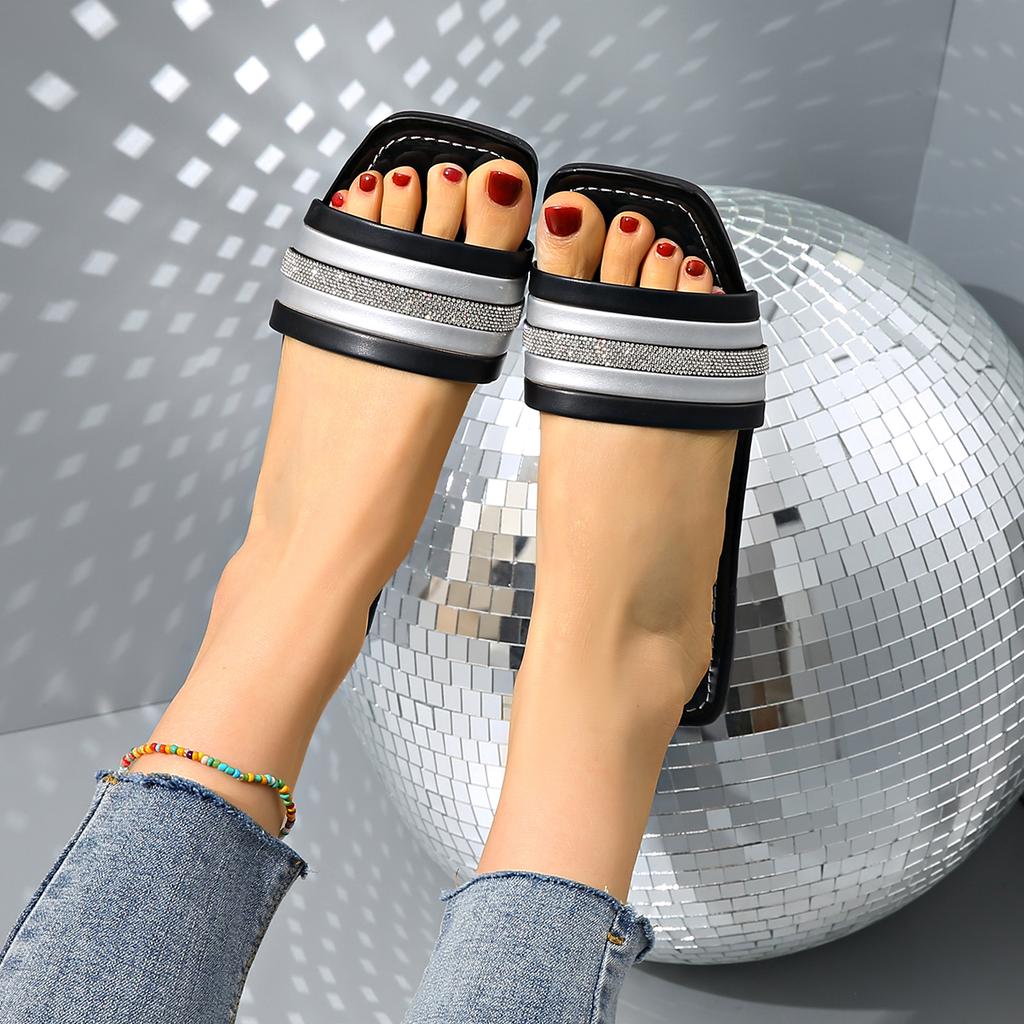 Fashion 2025 New Shoes for Women Basic Women Slippers New Summer Outdoor Slippers Fashion Lightweight Flat Sandals Home Slides Women