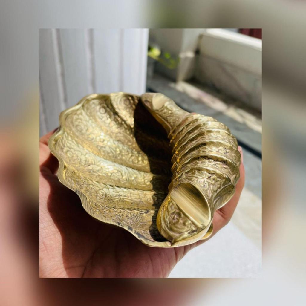 Exquisite Vintage Solid Brass Sea Shell Trinket Dish: A Stunning Ashtray and Ring Holder with Unparalleled Detail!