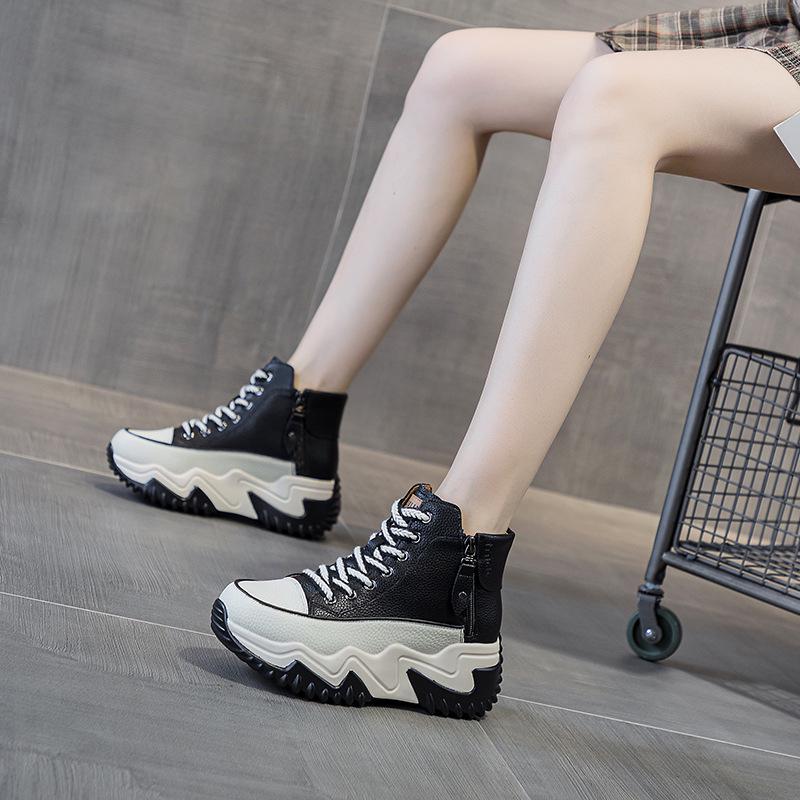 Autumn 2024 Women's Height-Boosting Korean-Style Dad Sneakers - Thick-Soled & Trendy for Students