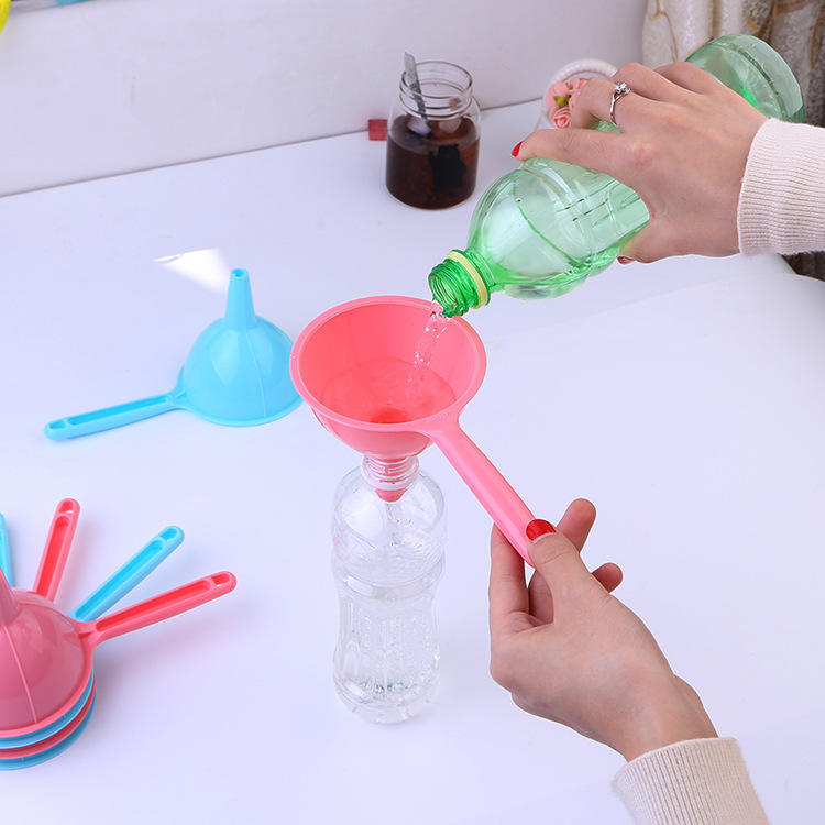 Household Color Plastic Funnel Jm14