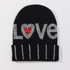 InsStyle Мягкая шапка Вязаная шапка с надписью LOVE из стразов Шапка-бини Ручная работа Дышащая шапка-пуловер Шапка для уличных фотосессий