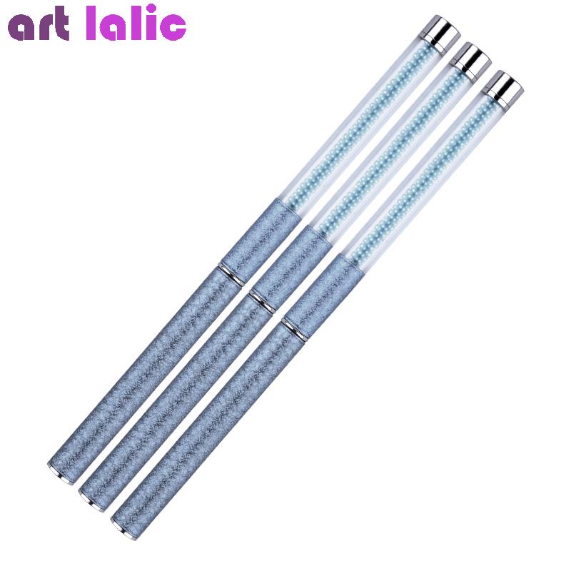 Тонкая кисть для маникюра