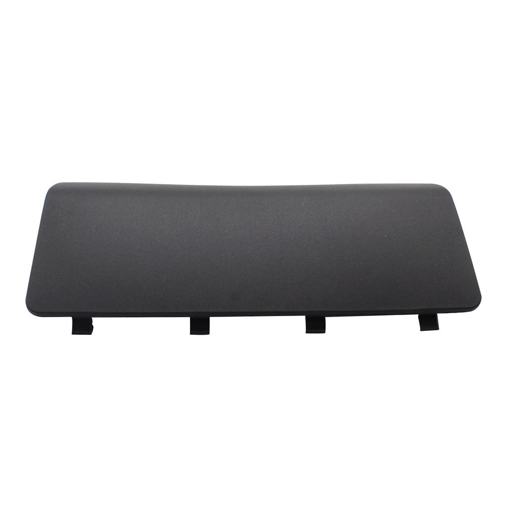 Замена накладки и зажимов буксировочной крышки заднего бампера Land Rover Discovery 3 и 4